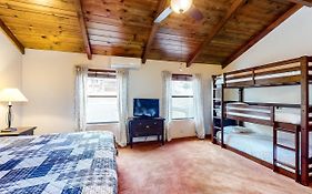 Creekside Cabin
